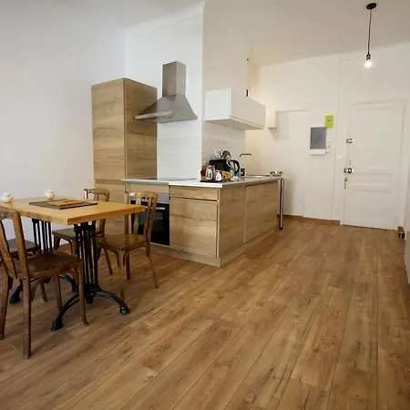 N.1 Flat Beausoleil. Ric'keys Daire Beausoleil