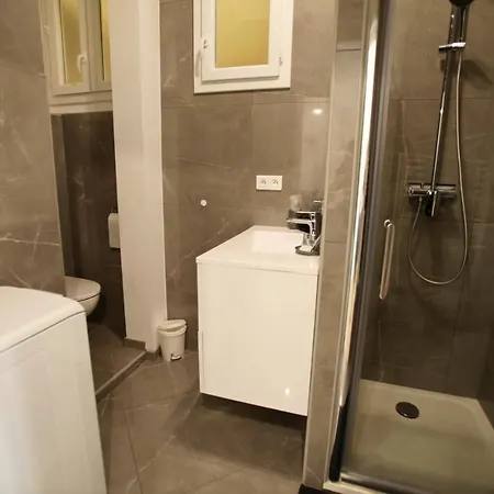 N.1 Flat Beausoleil. Ric'keys