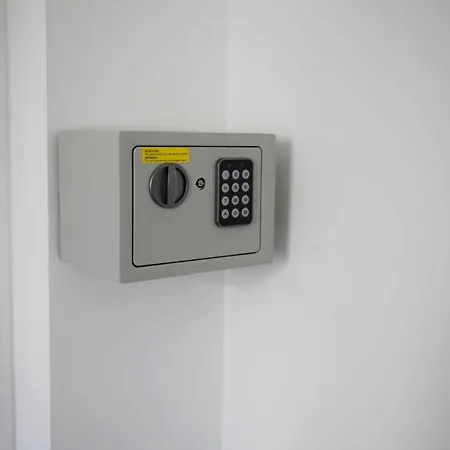 N.1 Flat Beausoleil. Ric'keys Beausoleil